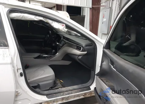 2020 Toyota Camry Se z USA, uszkodzony, nr VIN 4T1G11AK3LU935314